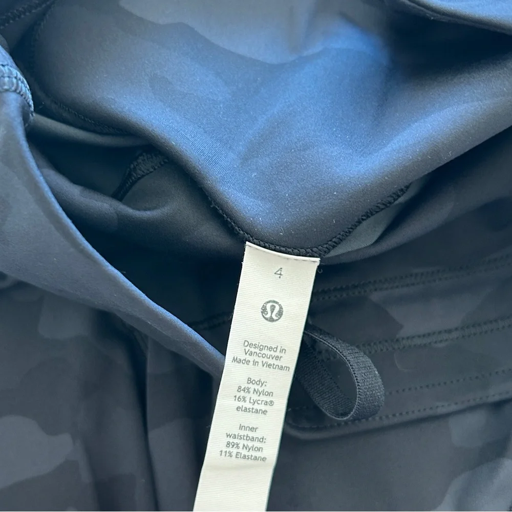 Lululemon Base Pace High-Rise Short 8" size 4 - Picture 6 of 8